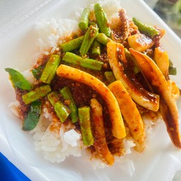 พริกเเกงปลาหมึกใส่ถั่ว