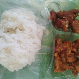 ข้าวเหนียวคอหมูก้อน+สามชั้นทอดกรอบ