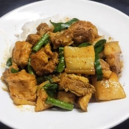 สามชั้นผัดพริกแกงใต้+ไข่ดาว