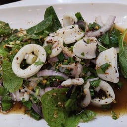 ลาบปลาหมึก