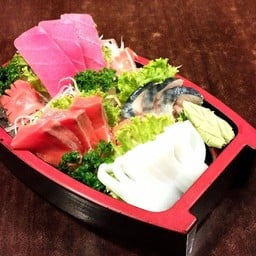 ซาชิมิรวม 4 อย่าง