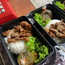 ข้าวเนื้อย่าง+น้ำจิ้มแจ่ว