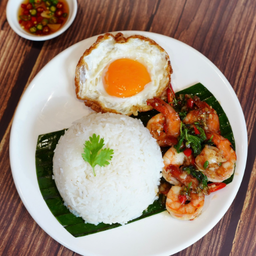 กะเพรากุ้งราดข้าว