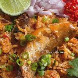 ข้าวผัดปลากระป๋อง