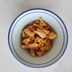 กากหมูเจียว (ทางร้านเจียวเองทุกวัน)