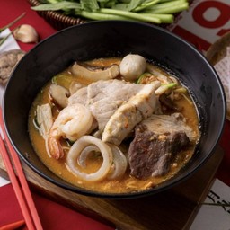 สุกี้น้ำ รวมมิตรจักรพรรดิ์