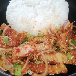 ข้าวลาบหมูกรอบ