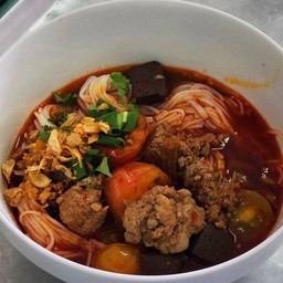 ขนมจีนน้ำเงี้ยว พิเศษ