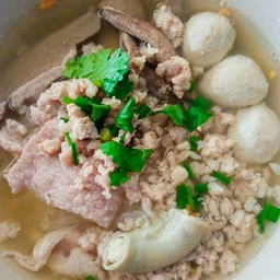 ก๋วยเตี๋ยวหมูเด้ง ต้มยำ โบราณ