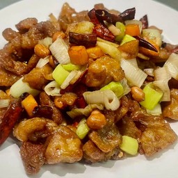 ไก่ผัดถั่วลิสง