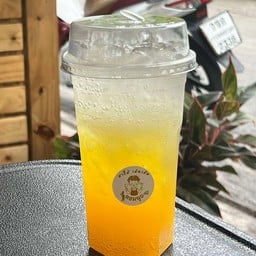 น้ำสับปะรดโซดา-