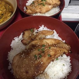 ข้าวหน้าหมู ไข่ข้น เมี่ยงปลาทู กับข้าวบ้านเอิงเอย