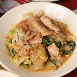 สุกี้น้ำ สามชั้นฮองเฮา