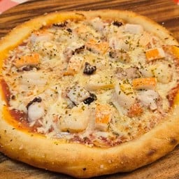 Epic Pizza and Pasta ตลาดต้นสัก  ฟู้ด  จังเกิ้ล