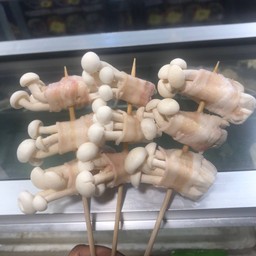 สามชั้นพันน้องเห็ดชิเมจิขาว