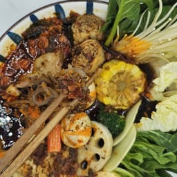 ซุปหมาล่าดั้งเดิม ชั่งวัตถุดิบ 300 g.Malatang麻辣烫 ฟรีน้ำจิ้มสุกี้