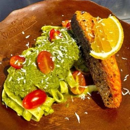 Salmon pesto (แซลมอนเพสโต้)