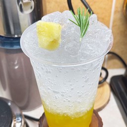 สับปะรดโซดา