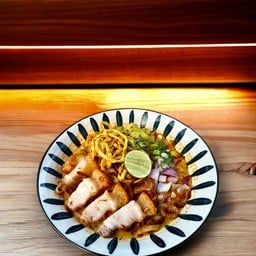 ข้าวซอยหมูกรอบ