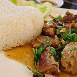 กะเพราหมูตุ๋น