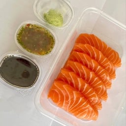แซลมอนซาชิมิ 100 กรัม (Sashimi 100 g.) ไม่มีหัวไชเท้า