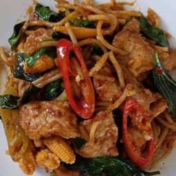 สปาเก็ตตี้ผัดพริกแกงไก่..
