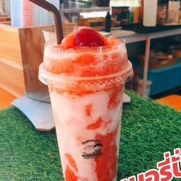 สตอเบอรี่นมสดปั่น