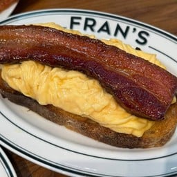 FRAN'S - Brunch & Greens สุขุมวิท 49