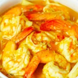 แกงส้มกุ้งหน่อไม้ดอง