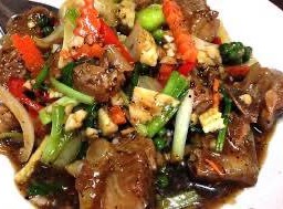 (กับข้าว)ผัดพริกไทยดำหมูกรอบ