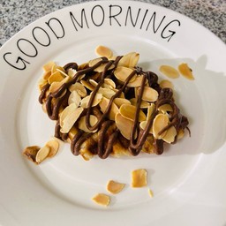 ครอฟเฟิลอัลมอนด์นูเทลล่า