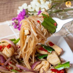 ยำเส้นเล็กหมูสับ หมูยอ