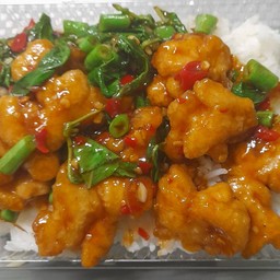 ข้าวกะเพราไก่กรอบ