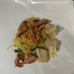 ฝู้เมี่ยน ก๋วยเตี๋ยวลูกชิ้นปลา บะหมี่เกี๊ยวหมูแดง ข้าวหมูแดง (หมู่บ้านบัวทอง ซอย 23) บัวทอง