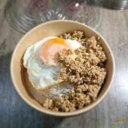 ข้าวไก่สับผัดไข่