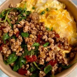 ครัวกะเพราพริกแห้ง(กับข้าว,อาหารไทย,อาหารเช้า) หมู่บ้านทองภัชร