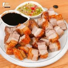(กับข้าว)หมูกรอบราดชิอิ้ว