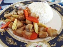 ข้าวราดผัดน้ำมันหอยหมูกอบ