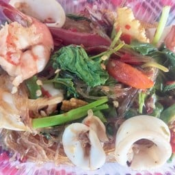 วุ้นเส้นผัดขี้เมาทะเล
