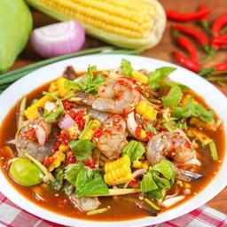 ยำข้าวโพดกุ้งสด (ถ้ากุ้งสุกพิมพ์มานะคะ)