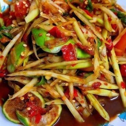 ส้มตำคลกยักษ์ หมู่บ้านไทยสมุทร