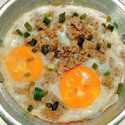ไข่กระทะหมูสับ