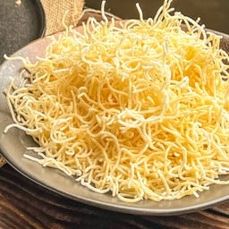 ราดหน้าหมี่ขาวกรอบ