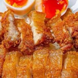 ข้าวหมูทอด ครัวแม่ทอง