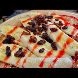 เนลทูร่ากล้วยลูกเกดราดสตอเบอรี่