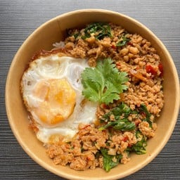 กะเพราเด็กอ้วนฟรีไข่ดาว (บางพลัด)