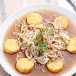 เต้าหู้ผัดเห็ดเข็มทองราดข้าว