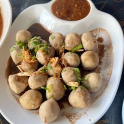 ลูกชิ้นลวก