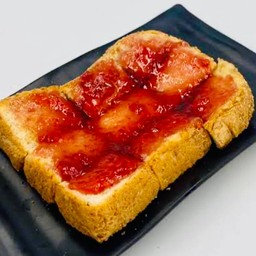 ขนมปังแยมสตอเบอรี่