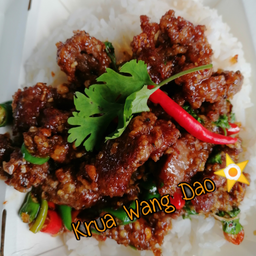 ข้าวเนื้อทอดผัดคลุกน้ำจิ้มแจ่ว